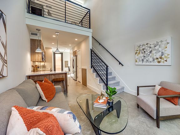 5th image of 4715 Live Oak St #103