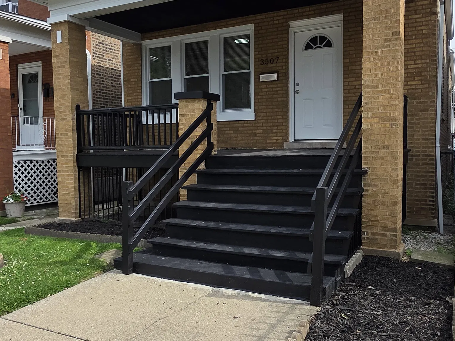4 bed, 2000 sqft, $3,000 — Photo 1
