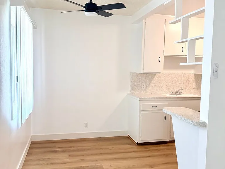 366 Redondo Ave — Photo 3