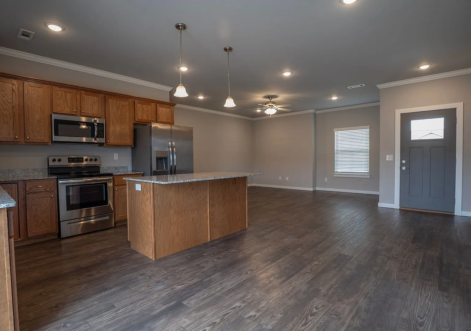 Charming 2 bedroom/2 bathroom in Pea Ridge! — Photo 3