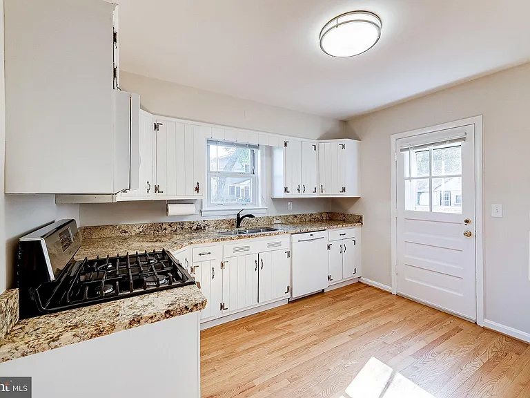 2414 Key Blvd — Photo 6