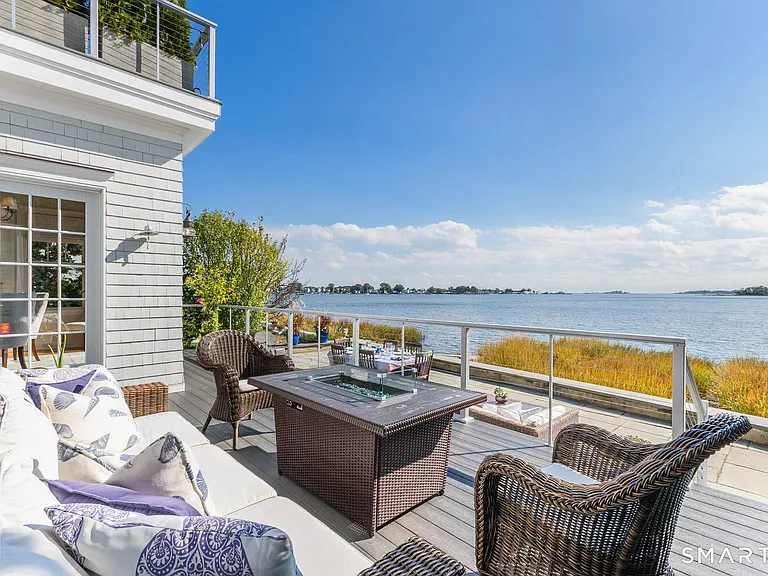 50 Shorefront Park — Photo 15