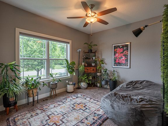 4th image of 2848 Prairie Rose Dr