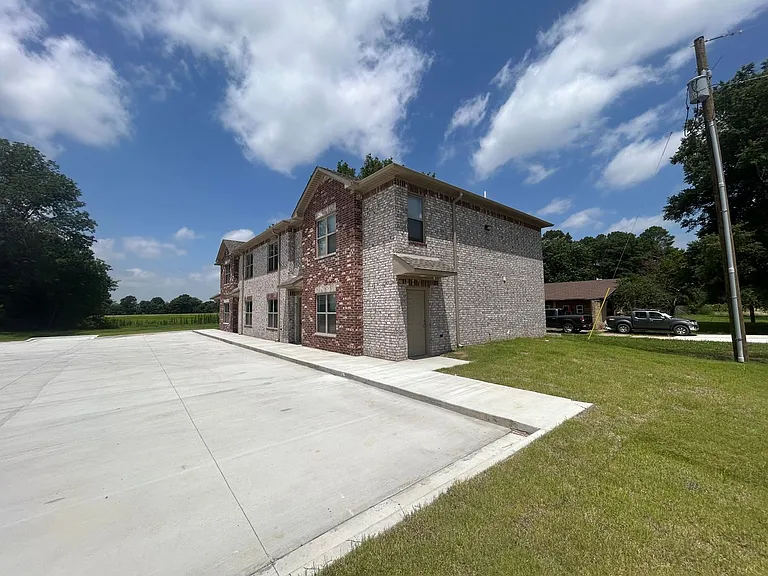 903 Martin Luther King Jr Dr — Photo 24