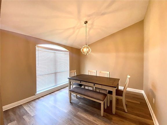 2nd image of 2591 Sandpiper Cir