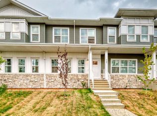 144 S Merganser Dr W, Chestermere, AB T1X 1Z9