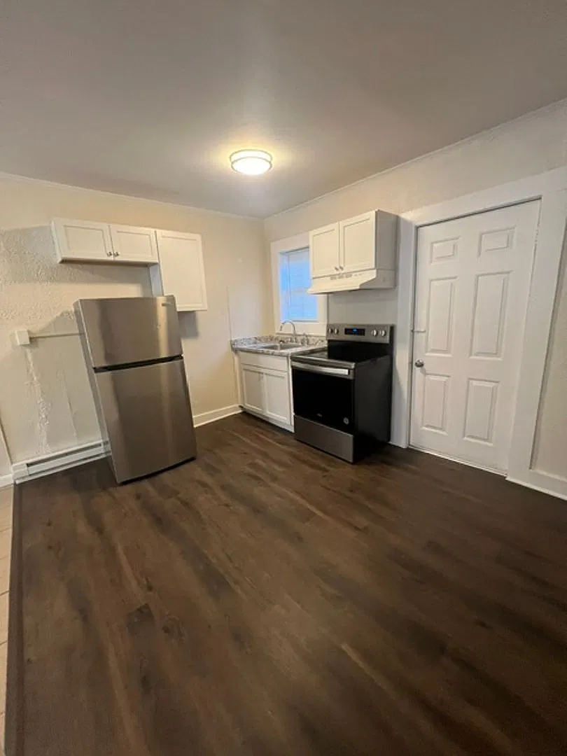 132-136 W South St — Photo 1