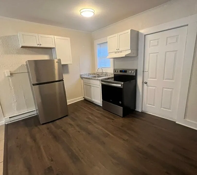 132 W South St