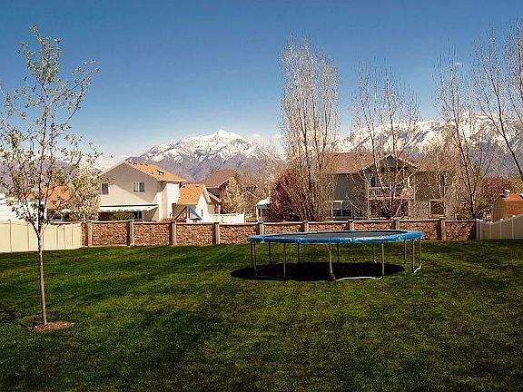 2nd image of 10087 S Copper King Ln