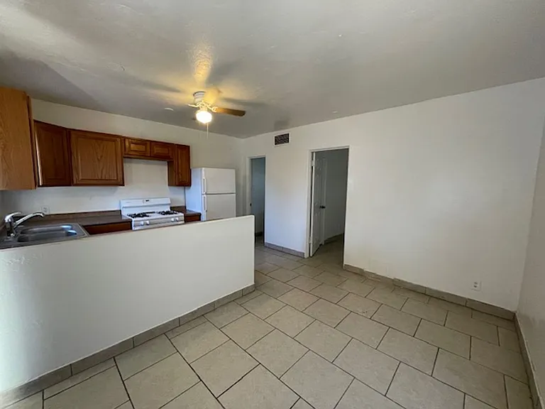 2531 E Brill St — Photo 1