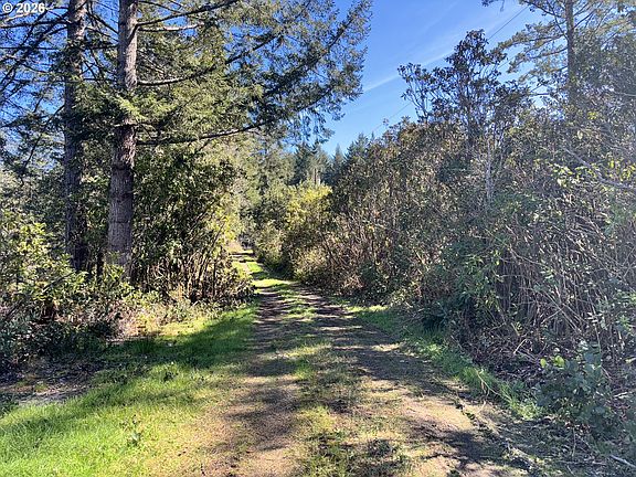 2nd image of 96475 Cape Ferrelo Rd