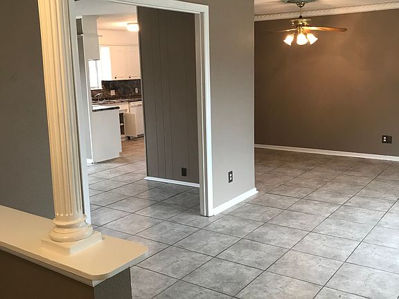 4th image of 2810 Lambeth Way