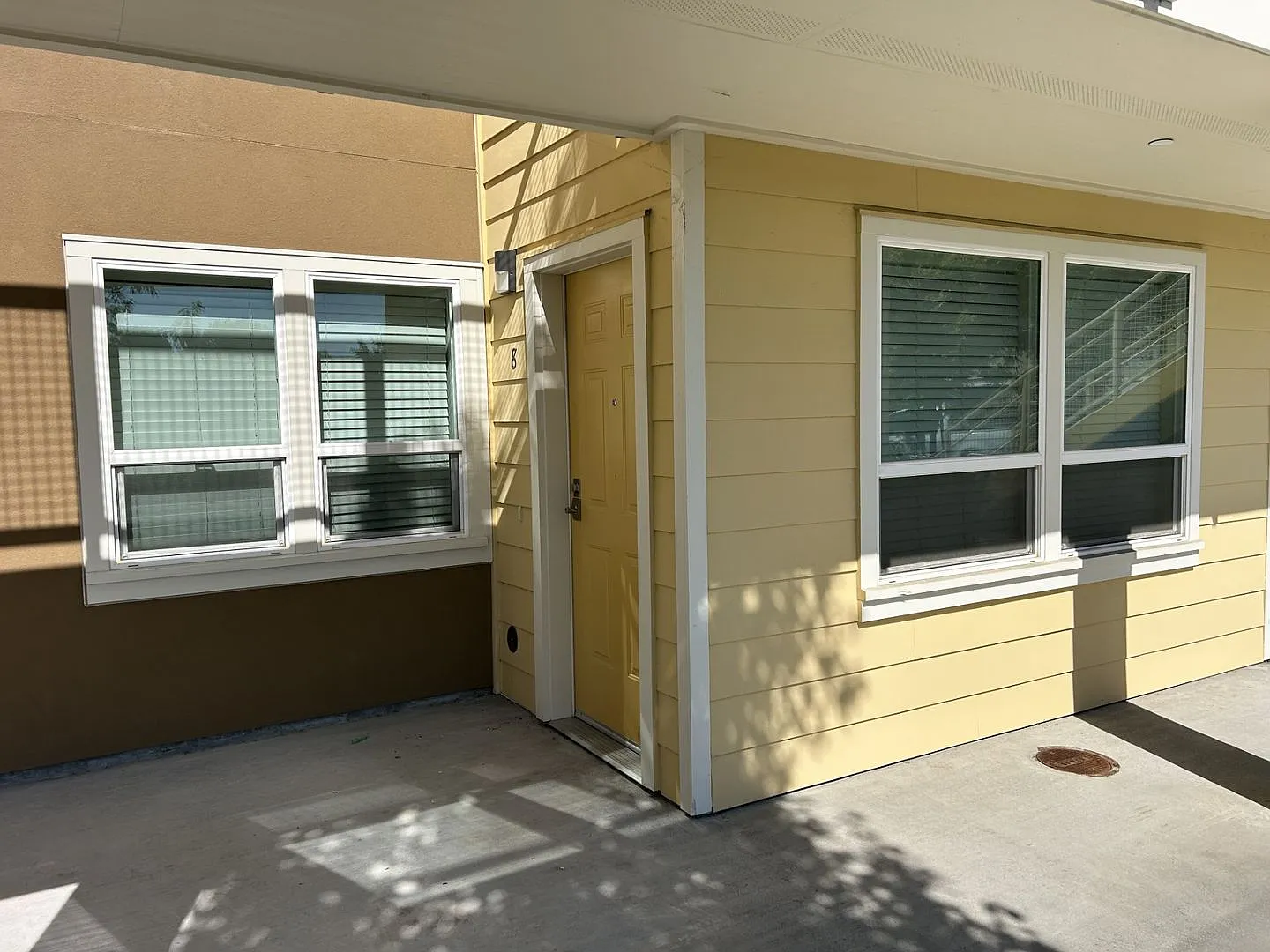 2 Bed, 1 Bath, 850 Square Foot Ground Floor-Single Story Apartment with Air Conditioning — Photo 2