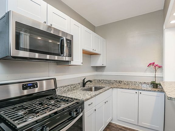 5th image of 1104 Magnolia St #203-11