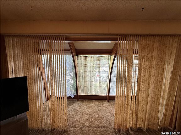 4th image of 301 5th Avenue W