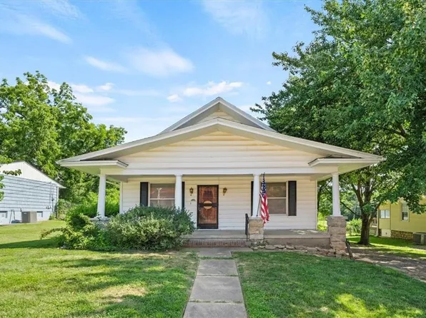 305 Zed Martin St, Platte City, MO 64079