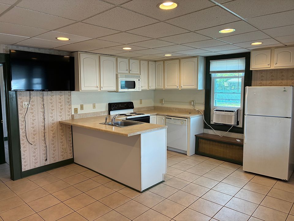 1st image of 110 Houston St #D