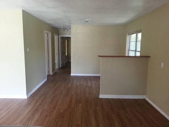 3rd image of 10617 Hurst Dr