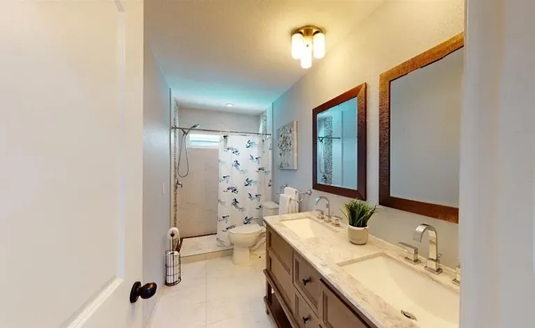 2558 Rosery Rd E — Photo 20
