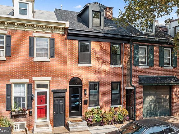 2nd image of 1209 Marlborough St