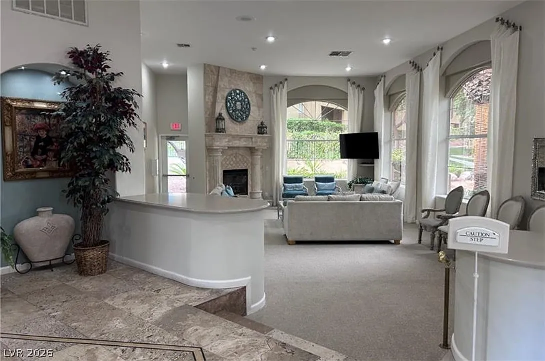 3 bed, 2.5 bath, 1333 sqft, $1,825 — Photo 2