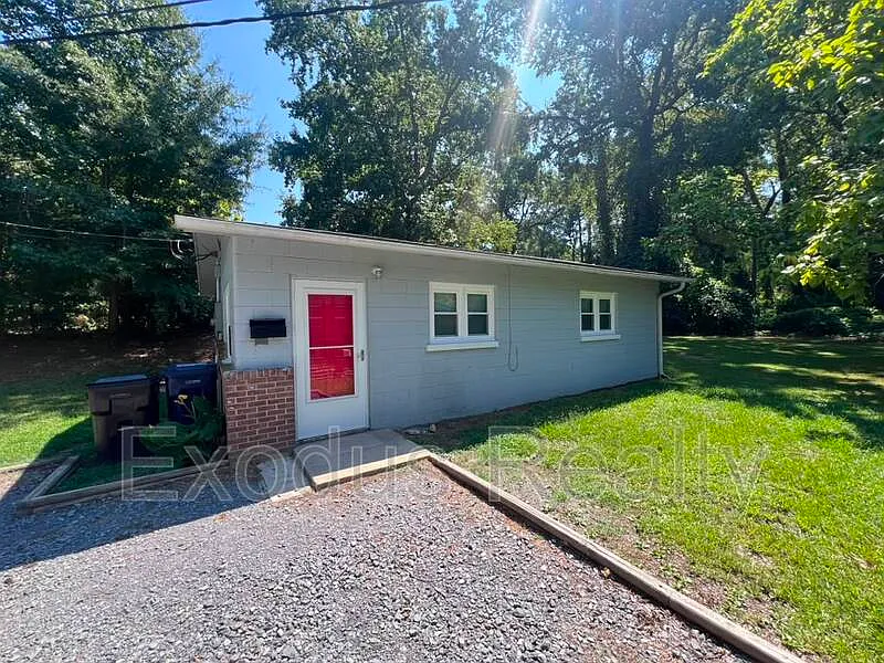 506 Maple Ave