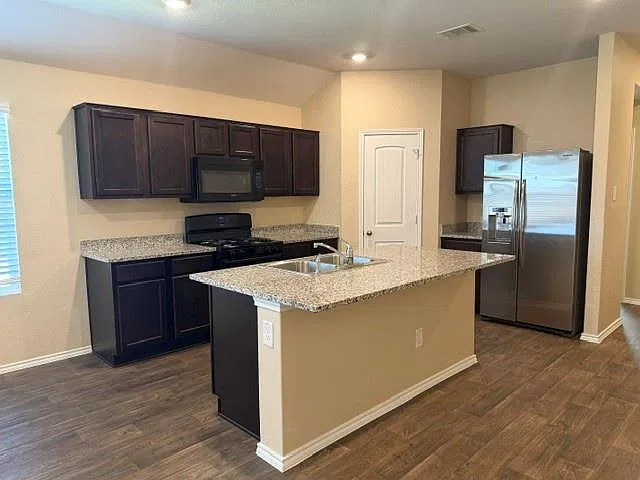 4 bed, 2.0 bath, 1717 sqft, $1,785 — Photo 4