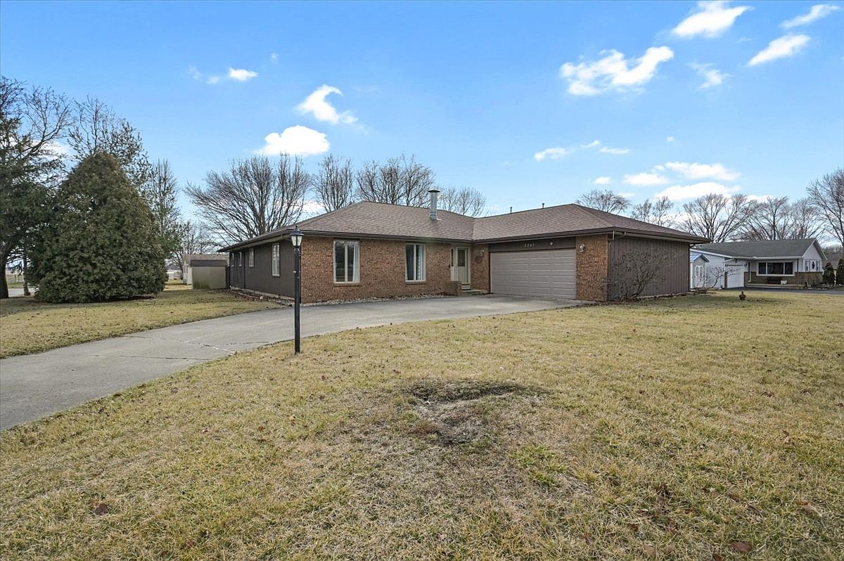 2247 Woodard Ln, Saint Joseph, IL 61873 Zillow