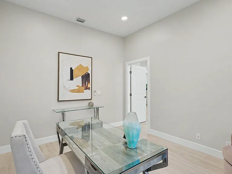 7832 Rockford Rd — Photo 22
