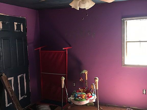 3rd image of 1006 N School St