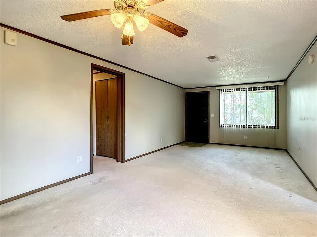 3 bed, 2.0 bath, 1440 sqft, $2,425 — Photo 4