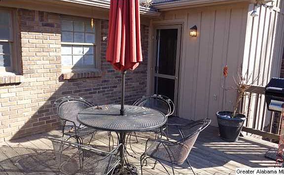 2nd image of 1131 Camelot Cir