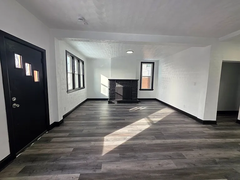 5 Union Ave #1 — Photo 1