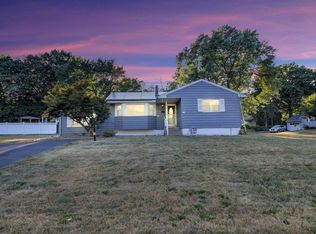 27 Freund Dr, Nanuet, NY 10954