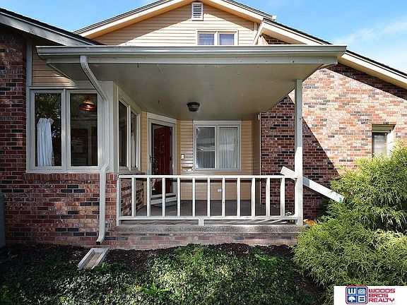 3rd image of 8105 Hickory Ln