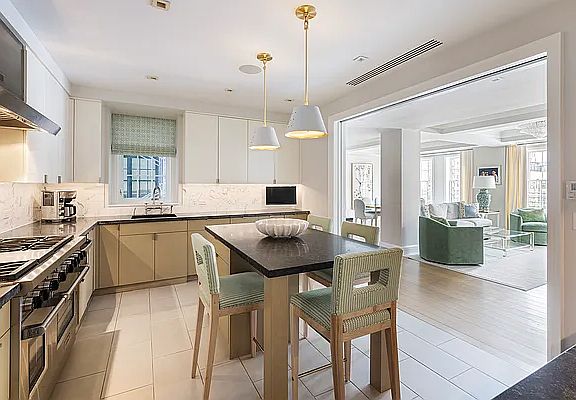 5th image of 141 E 88th St APT 9F
