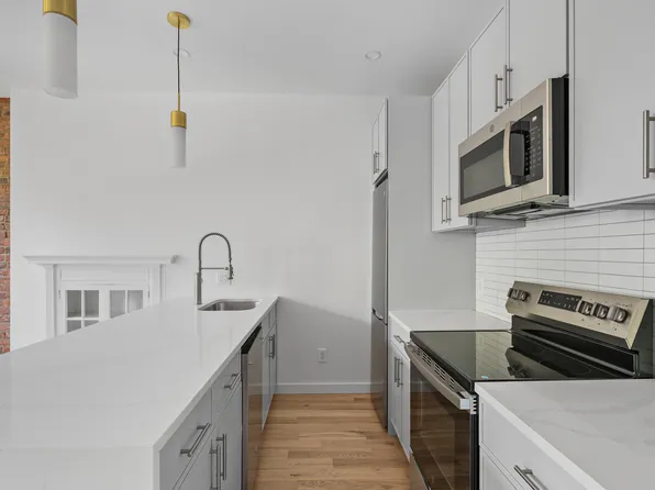 28 4th Place image 10 of 15