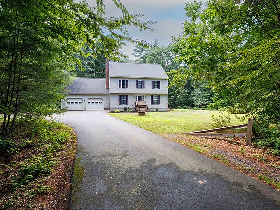 3rd image of 21 Davis Drive