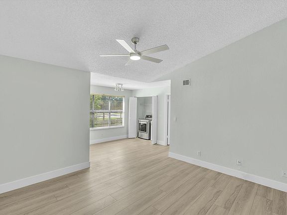 5th image of 731 Vista Isles Drive #1521