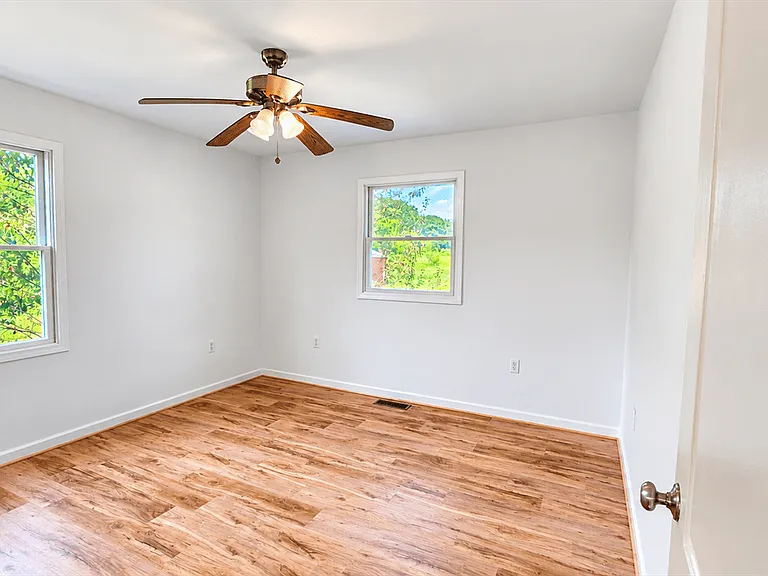 1425 N Sutton Rd — Photo 7