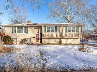 115 S Garfield St, Bonner Springs, KS 66012