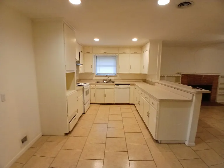 4918 Rockport Dr — Photo 25