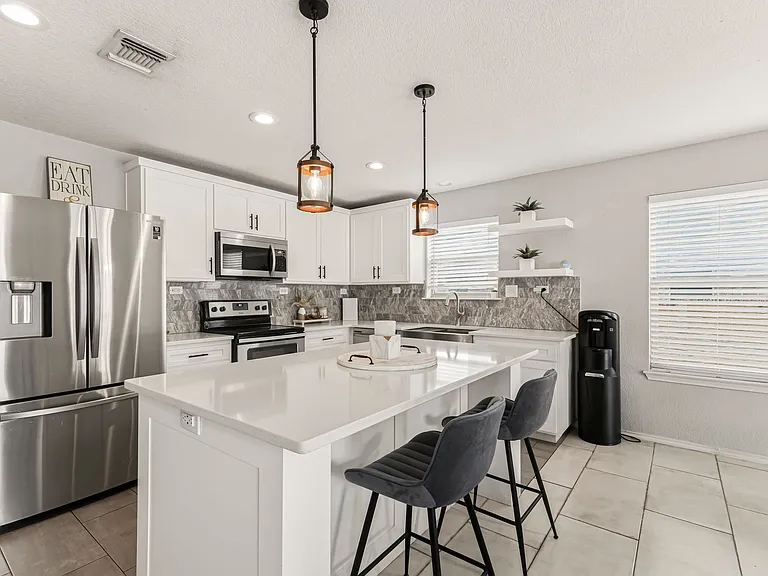20803 Cape Coral — Photo 5
