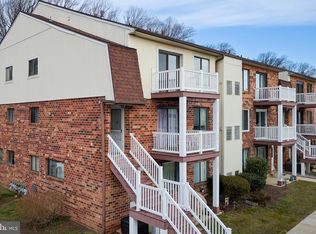 7221 Hilltop Dr, Brookhaven, PA 19015