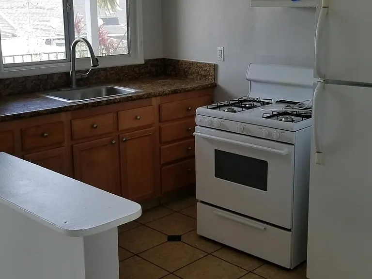 1240 N McCadden Pl #7 — Photo 6