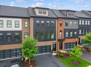 335 Azalea Dr, Venetia, PA 15367