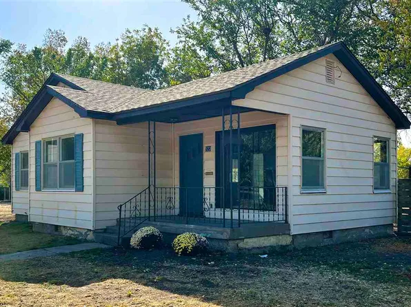 523 N 4th St, Blackwell, OK 74631