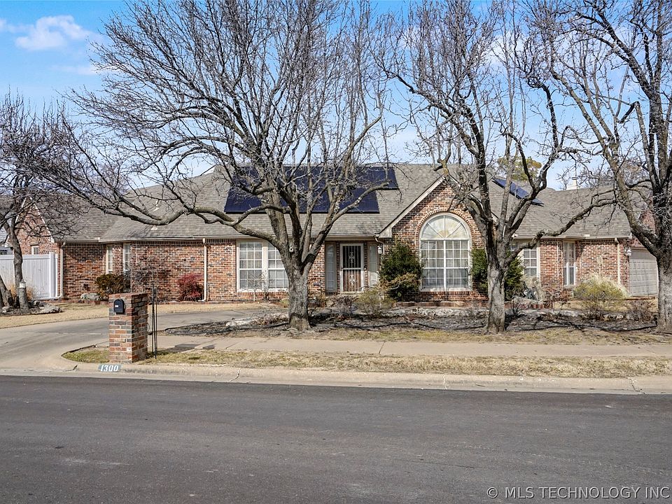 1st image of 1300 E Boise St