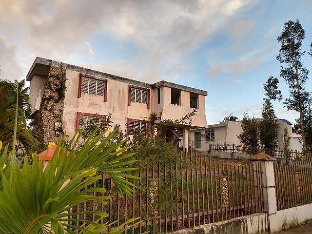 2nd image of 57 Ave Los Pinos