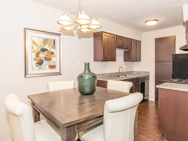 Stoneridge Apartments — Photo 5
